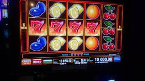 Papan roulette dengan berbagai jenis taruhan yang tersedia di platform kongsi 88